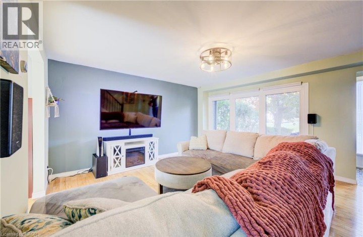 Photo 3 at 215 Preston Parkway, Cambridge