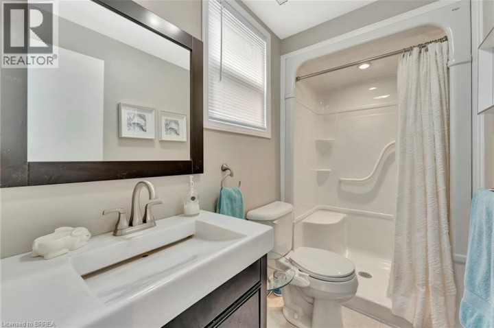 Photo 18 at 35 Shalfleet Boulevard, Brantford