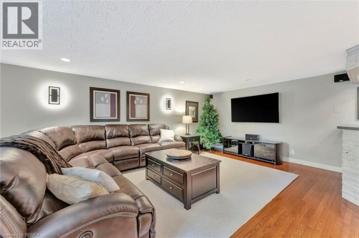 Photo 23 at 35 Shalfleet Boulevard, Brantford