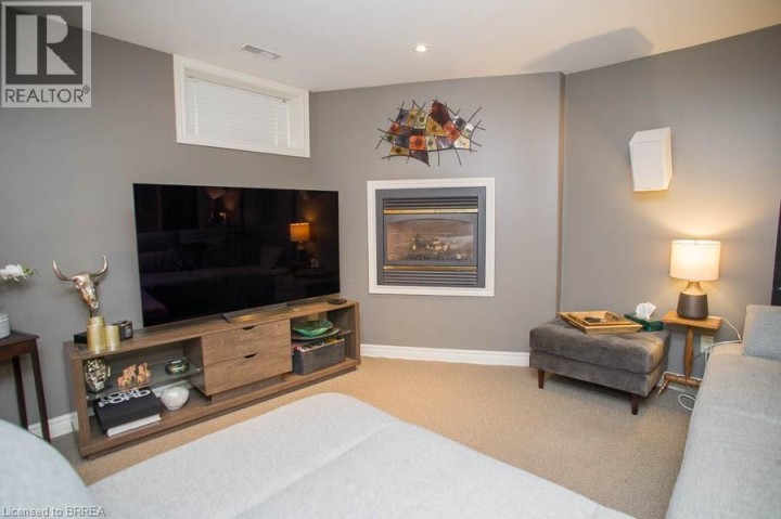 Photo 35 at 92 Highland Drive, Brantford