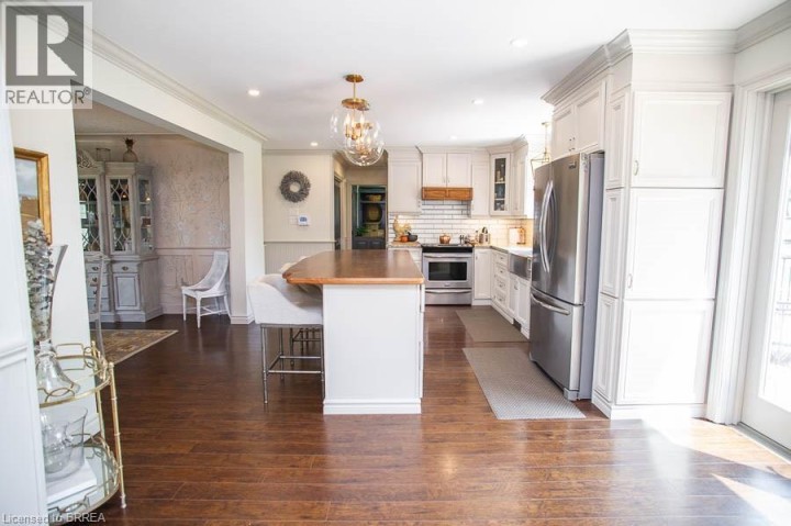 Photo 8 at 92 Highland Drive, Brantford