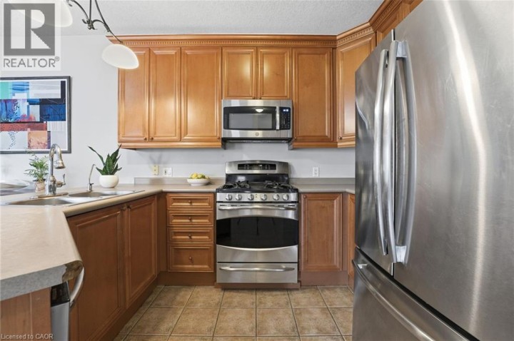 Photo 11 at 254 Kerwood Drive, Cambridge