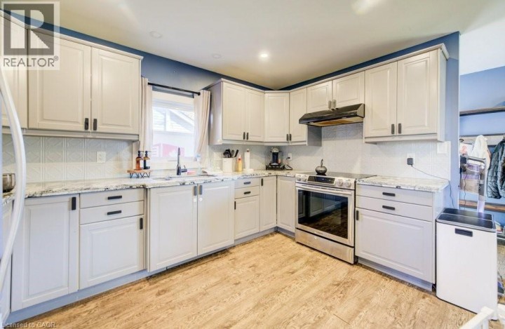 Photo 4 at 93 Alexander Drive, Brantford