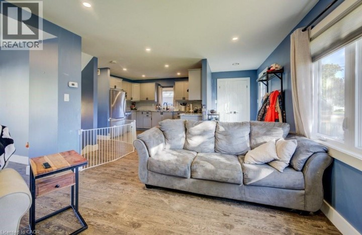 Photo 5 at 93 Alexander Drive, Brantford