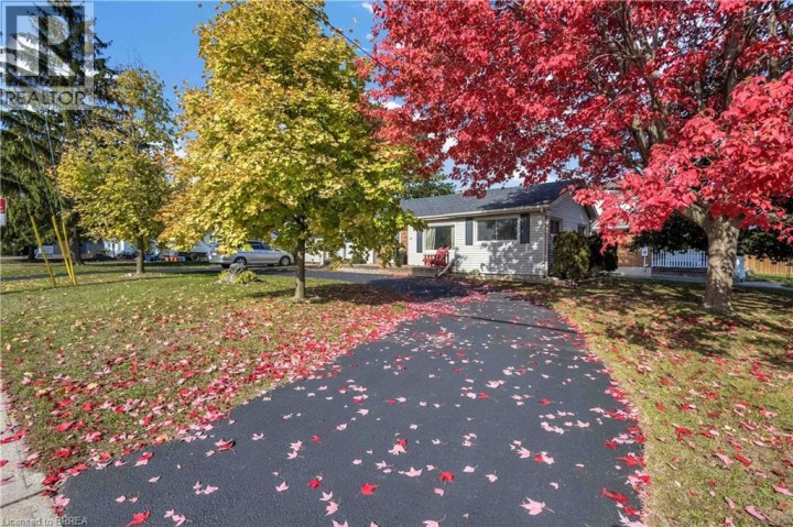 Photo 3 at 37 Morton Avenue, Brantford