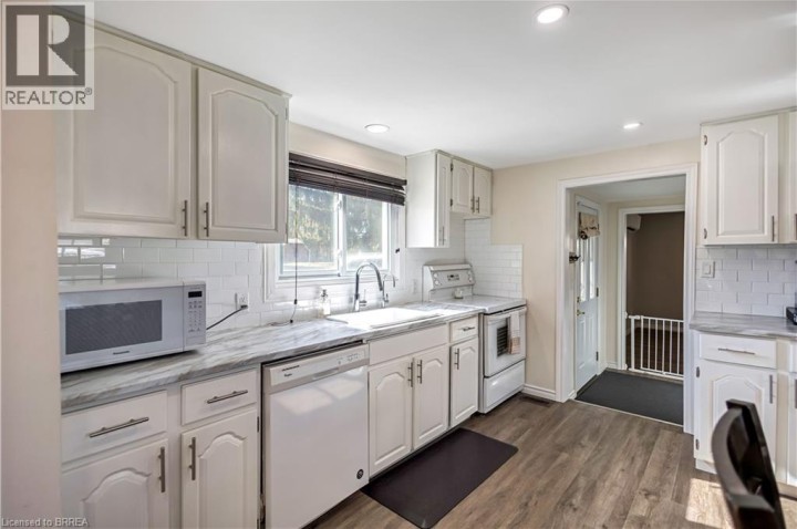 Photo 8 at 37 Morton Avenue, Brantford