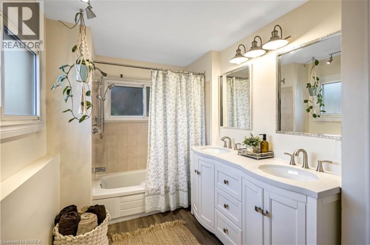 Photo 24 at 37 Morton Avenue, Brantford