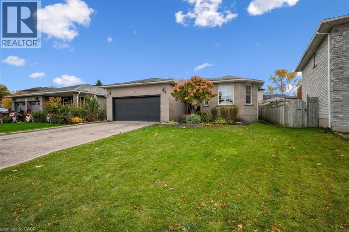 Photo 2 at 7 Peter Court, Cambridge