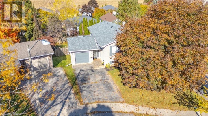 Photo 43 at 45 Latzer Crescent, Brantford