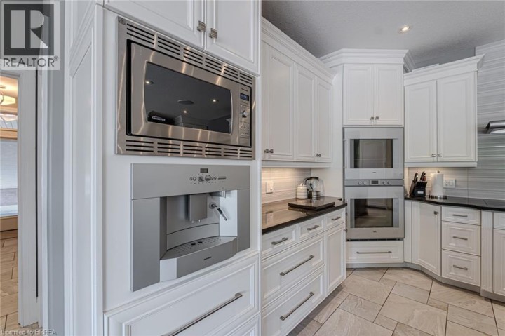 Photo 16 at 29 Wallace Court, Brantford