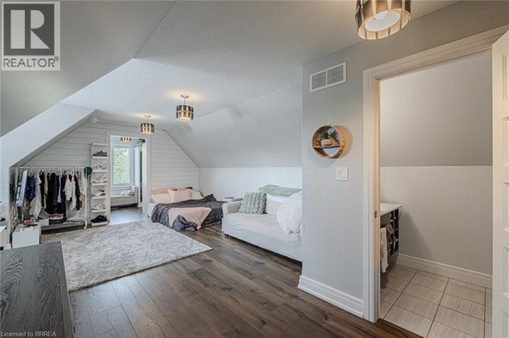 Photo 17 at 29 Wallace Court, Brantford