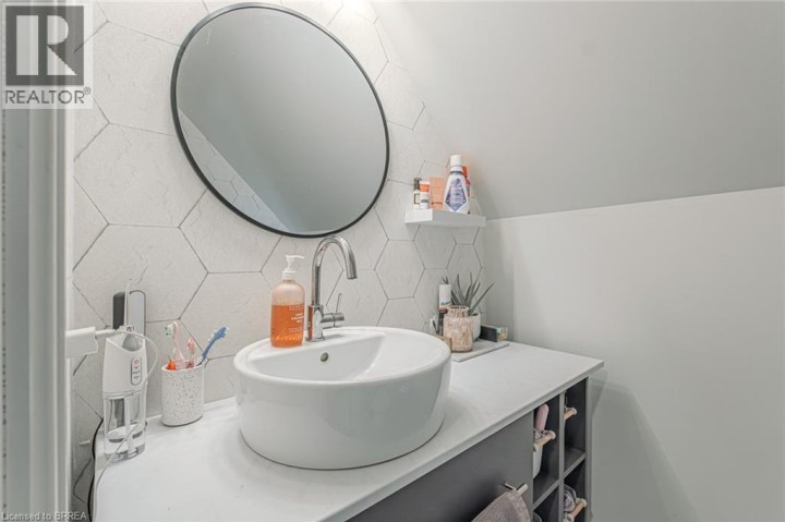 Photo 18 at 29 Wallace Court, Brantford