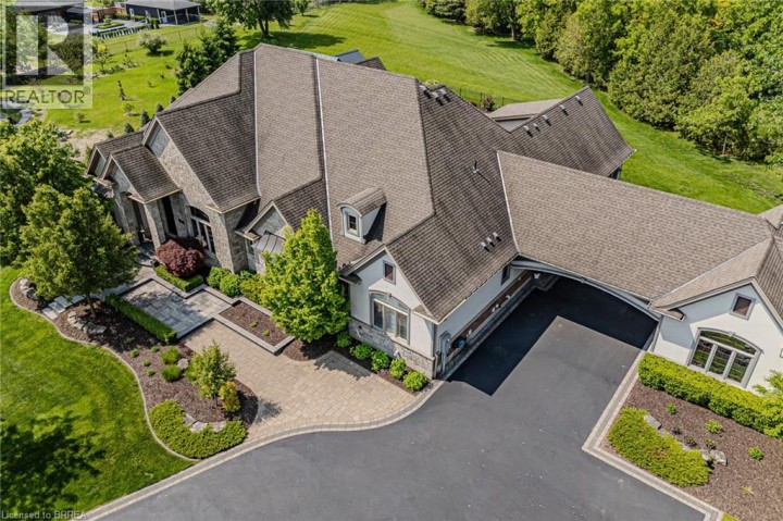 Photo 2 at 29 Wallace Court, Brantford