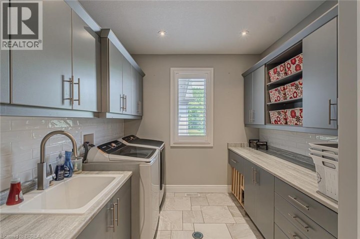 Photo 22 at 29 Wallace Court, Brantford