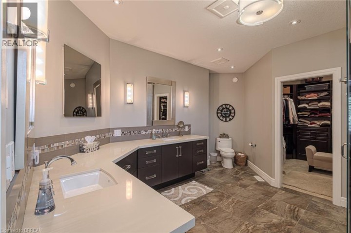 Photo 30 at 29 Wallace Court, Brantford