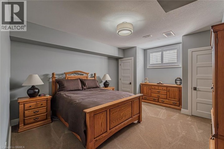 Photo 35 at 29 Wallace Court, Brantford