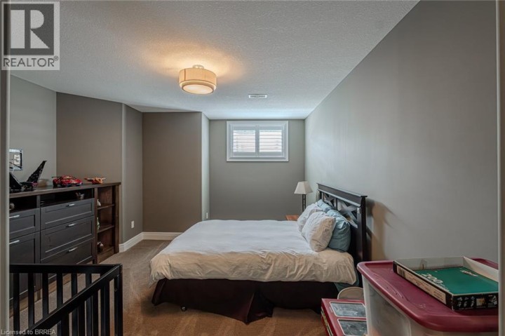 Photo 37 at 29 Wallace Court, Brantford