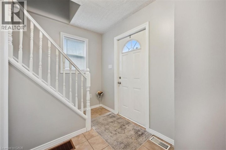 Photo 3 at 16 Martin Avenue, Cambridge