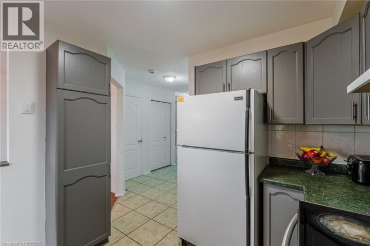 Photo 14 at 25 Anastasia Crescent, Brantford