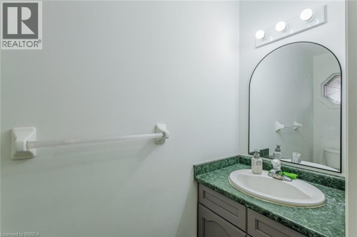 Photo 6 at 25 Anastasia Crescent, Brantford