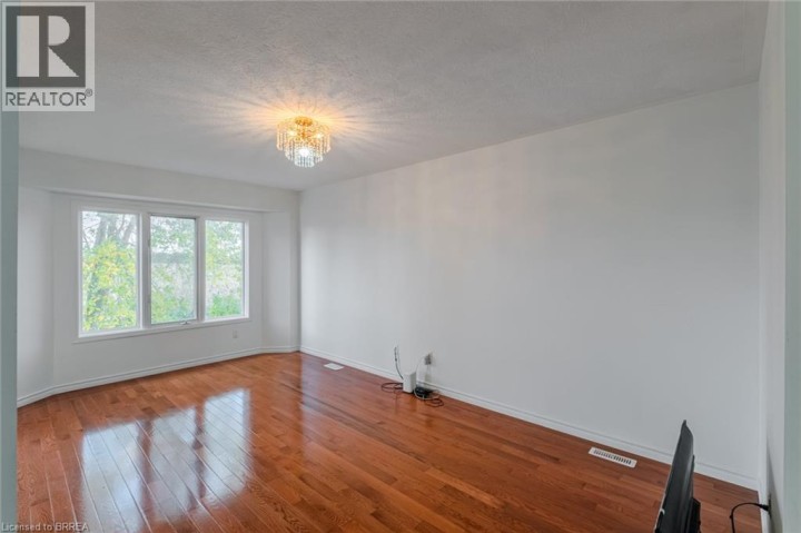 Photo 7 at 25 Anastasia Crescent, Brantford