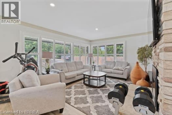 Photo 23 at 10 Stymie Boulevard, Brantford