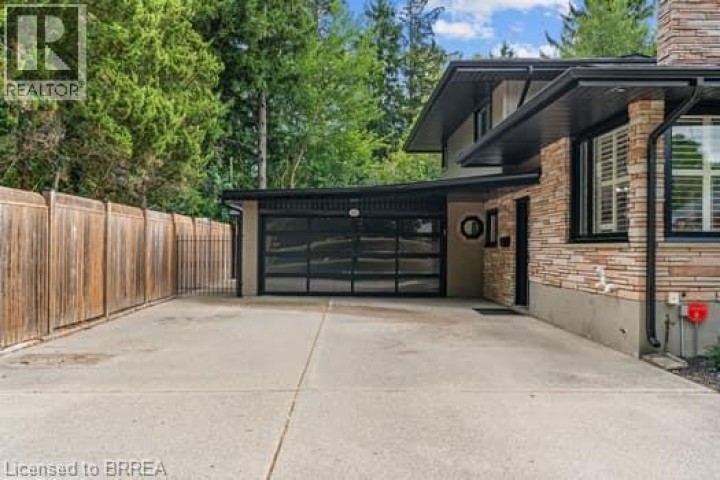 Photo 3 at 10 Stymie Boulevard, Brantford