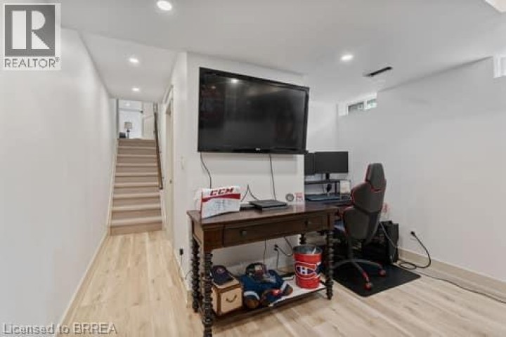 Photo 39 at 10 Stymie Boulevard, Brantford