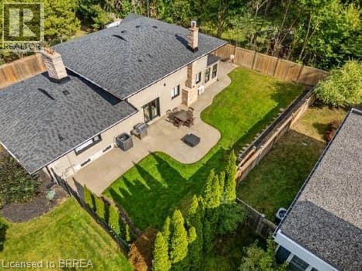 Photo 7 at 10 Stymie Boulevard, Brantford