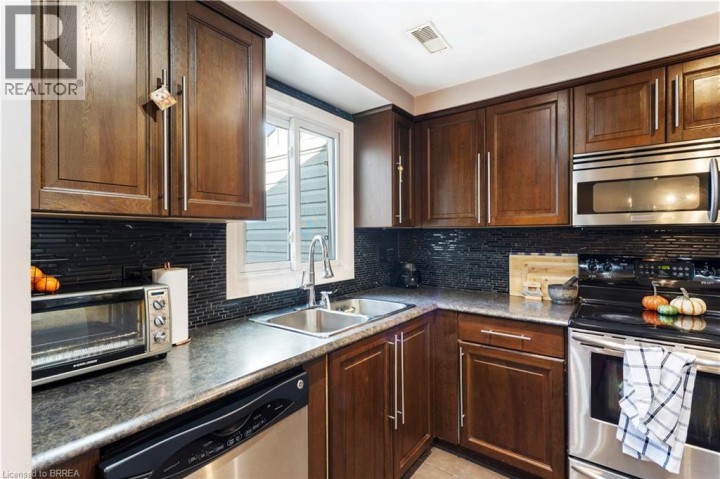 Photo 6 at 65 GLAMIS Street 17, Cambridge