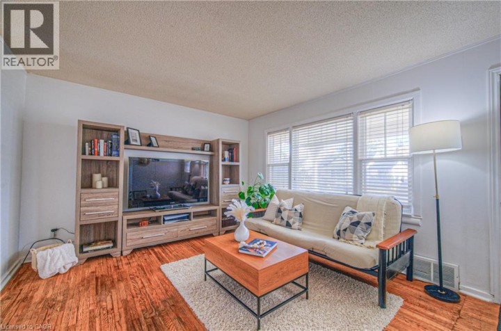 Photo 3 at 220 Schlueter Drive, Cambridge