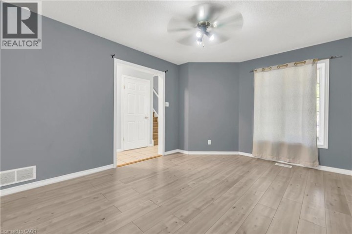 Photo 7 at 40 Alderson Drive, Cambridge