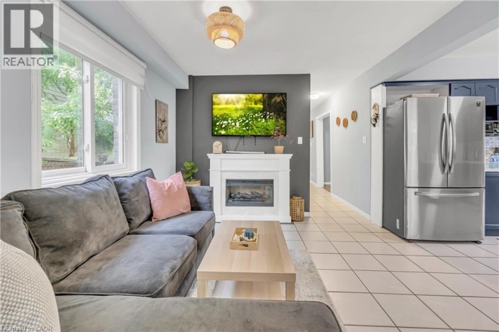 Photo 9 at 40 Alderson Drive, Cambridge