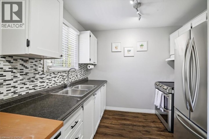 Photo 10 at 9 Inglewood Street, Brantford