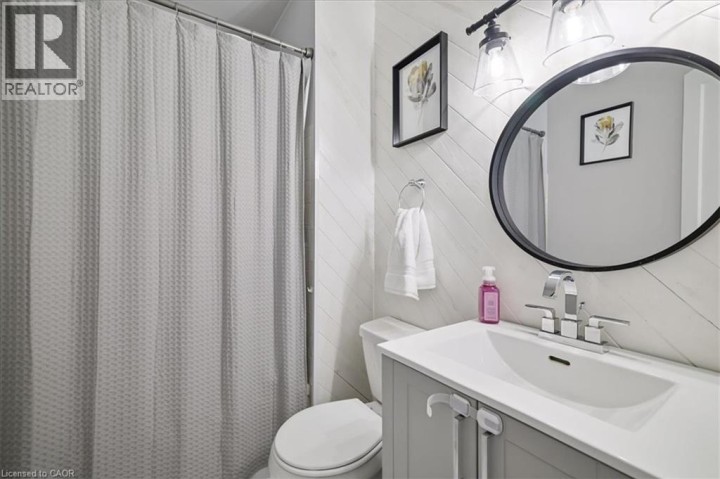 Photo 11 at 9 Inglewood Street, Brantford