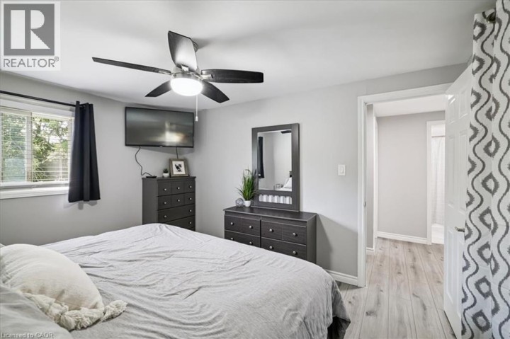 Photo 16 at 9 Inglewood Street, Brantford