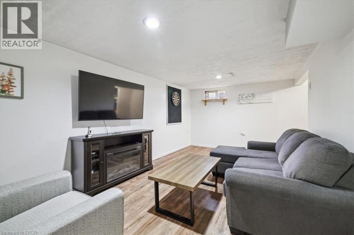 Photo 22 at 9 Inglewood Street, Brantford