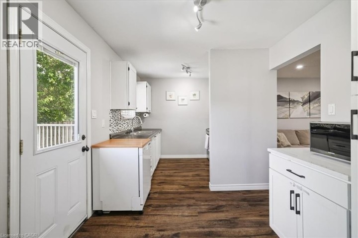 Photo 9 at 9 Inglewood Street, Brantford