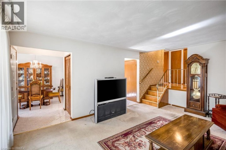 Photo 13 at 14 Burdock Boulevard, Brantford