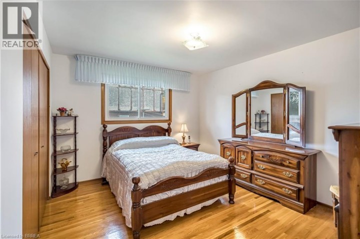 Photo 17 at 14 Burdock Boulevard, Brantford