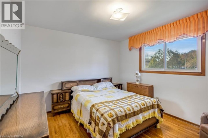 Photo 20 at 14 Burdock Boulevard, Brantford