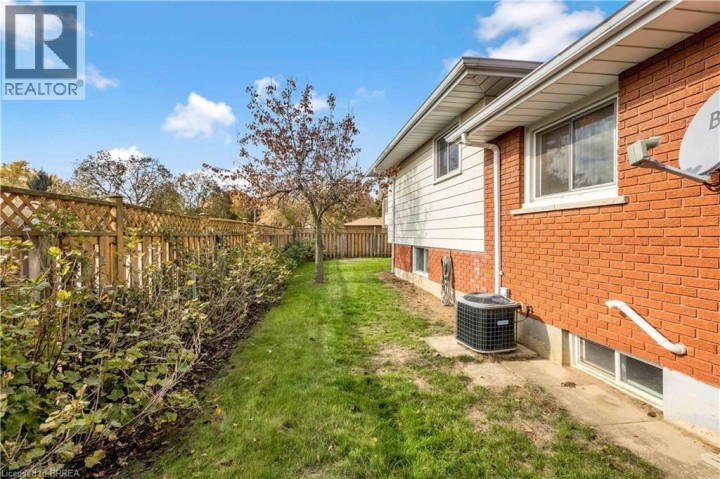 Photo 41 at 14 Burdock Boulevard, Brantford