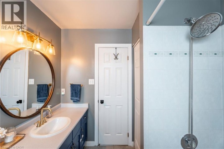 Photo 19 at 8 Digby Court, Brantford