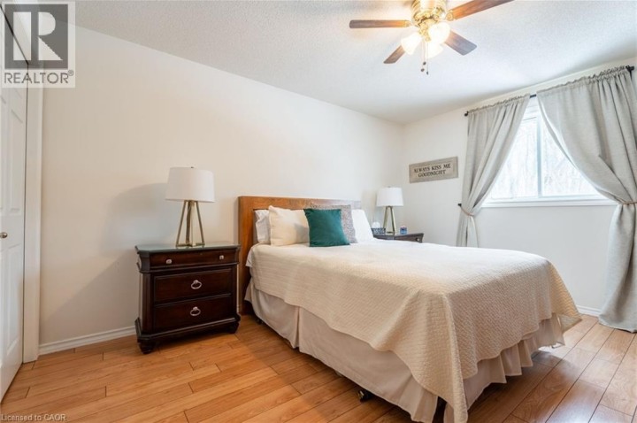 Photo 22 at 8 Digby Court, Brantford