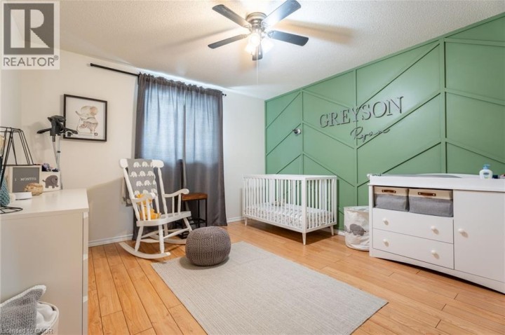 Photo 24 at 8 Digby Court, Brantford