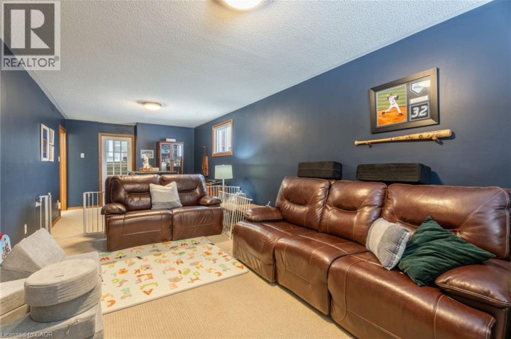 Photo 30 at 8 Digby Court, Brantford