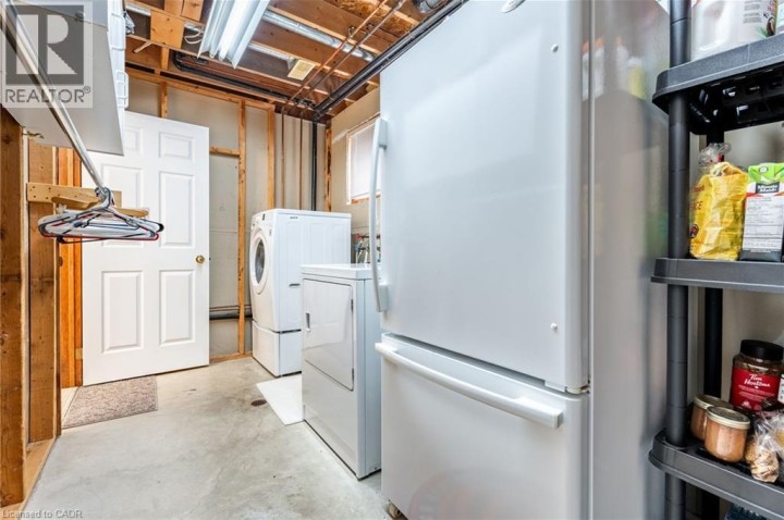 Photo 34 at 8 Digby Court, Brantford