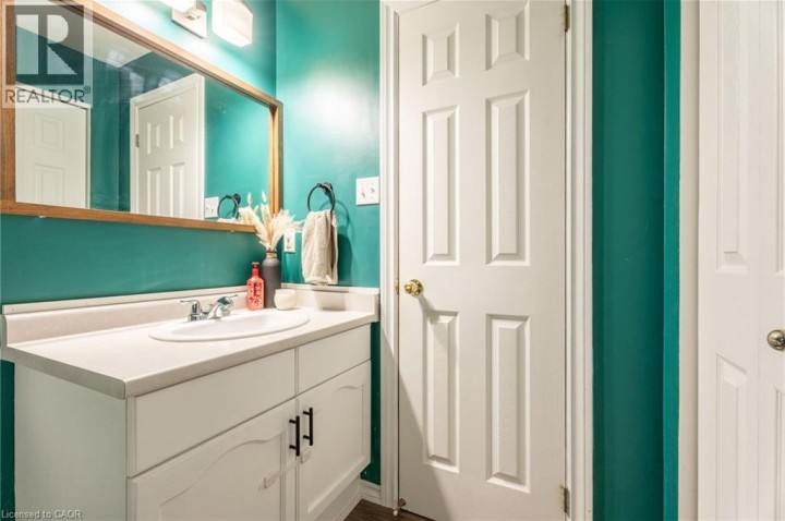 Photo 39 at 8 Digby Court, Brantford