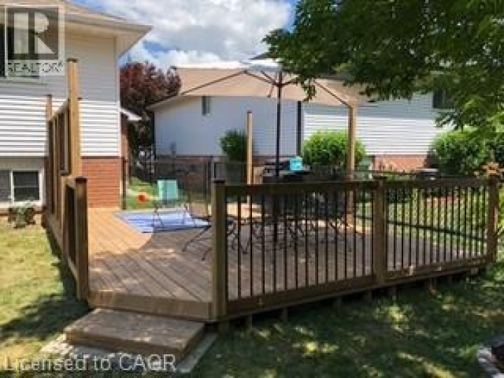 Photo 42 at 8 Digby Court, Brantford