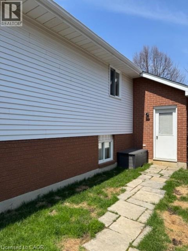 Photo 47 at 8 Digby Court, Brantford